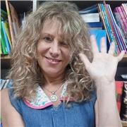 Profesora de informática para niños pequeños y adultos mayores.Experiencia en instituciones educativas y clases particulares